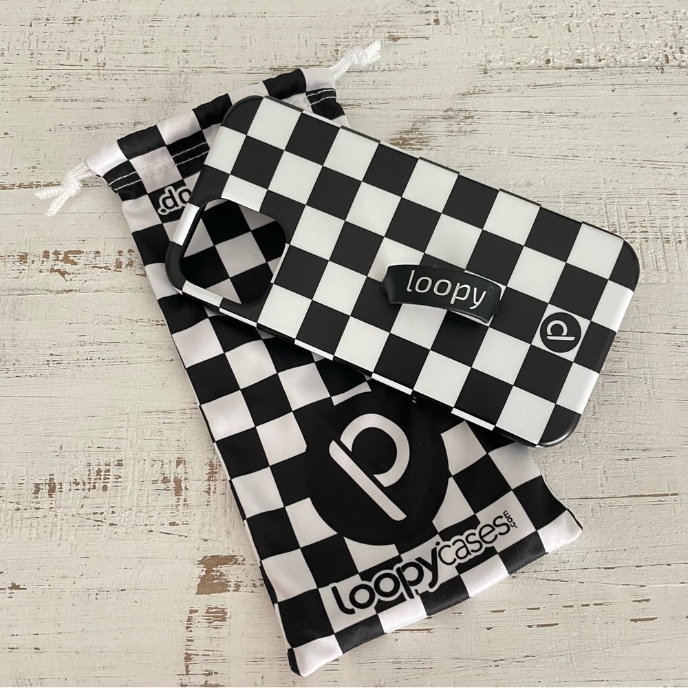 iPhone 12/12 pro loopy checkered case
